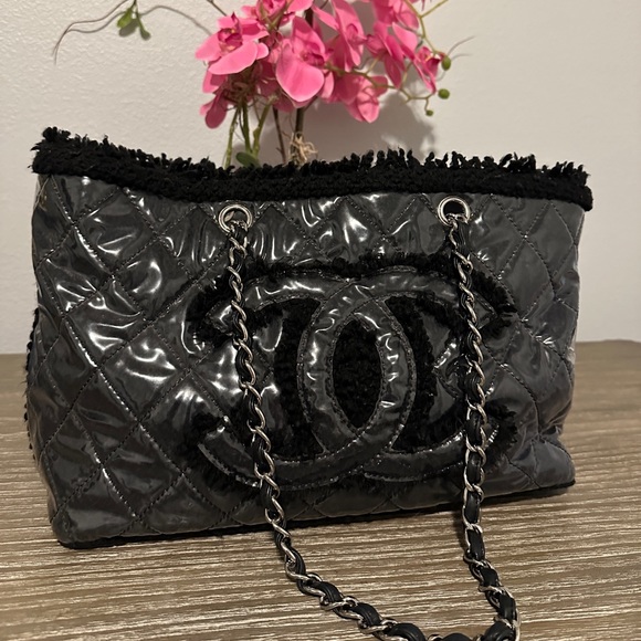 CHANEL Tweed Tote Bag - Picture 4 of 16